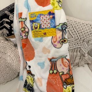 Nickelodeon Valentine’s Day SpongeBob and Gary Plush Blanket - Multicolor
